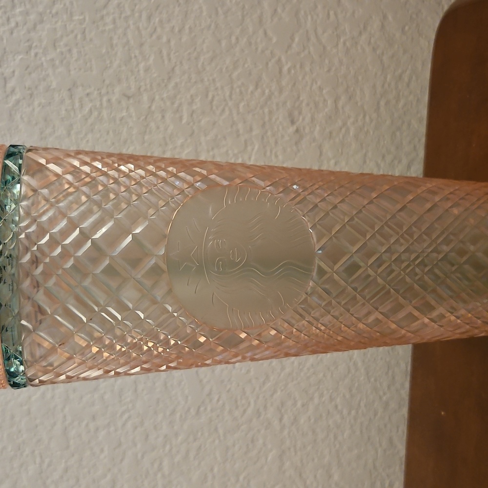 NEW Starbucks 2023 Pink Pearl Jeweled Venti 24oz Tumbler with Straw - Picture 4 of 7